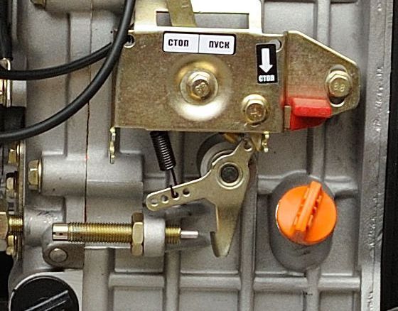 Дизельный генератор Hyundai DHY 6000LE  передвижной фото