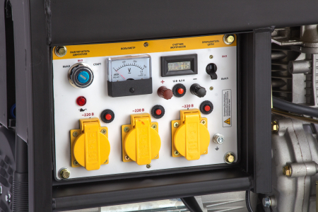 Дизельный генератор DENZEL DD6300Е фото