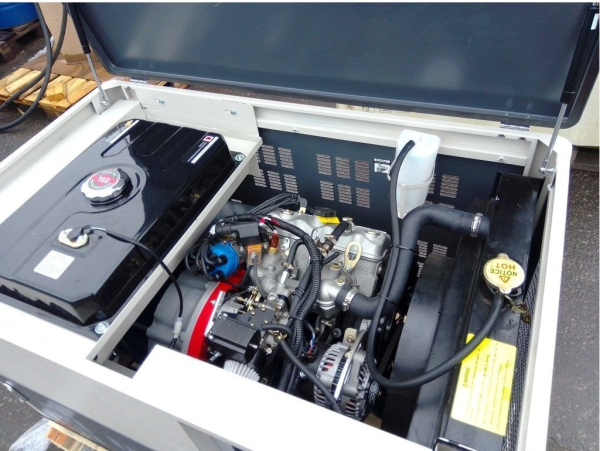 Бензиновый генератор Амперос LT25000E-3 стартер в кожухе с АВР 4-х тактный фото